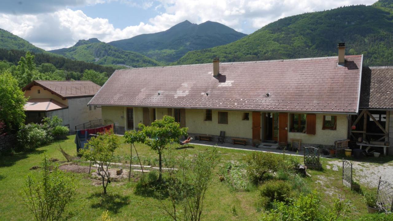 Chambres Et Table D'Hote Le Petit Radis Lus-la-Croix-Haute Exteriér fotografie